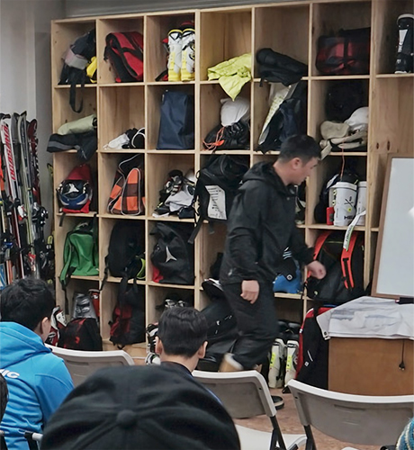 리조트 내 스키 사무실 운영